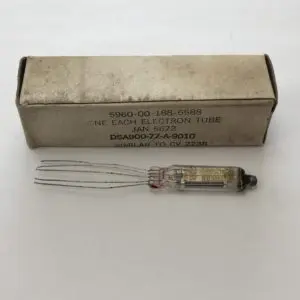 5672 RAYTHEON/MULLARD FLYING LEAD NOS BOXED VALVE/TUBE