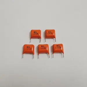 1UF 100V POLYESTER FILM CAPACITOR X5PCS (SR2A)