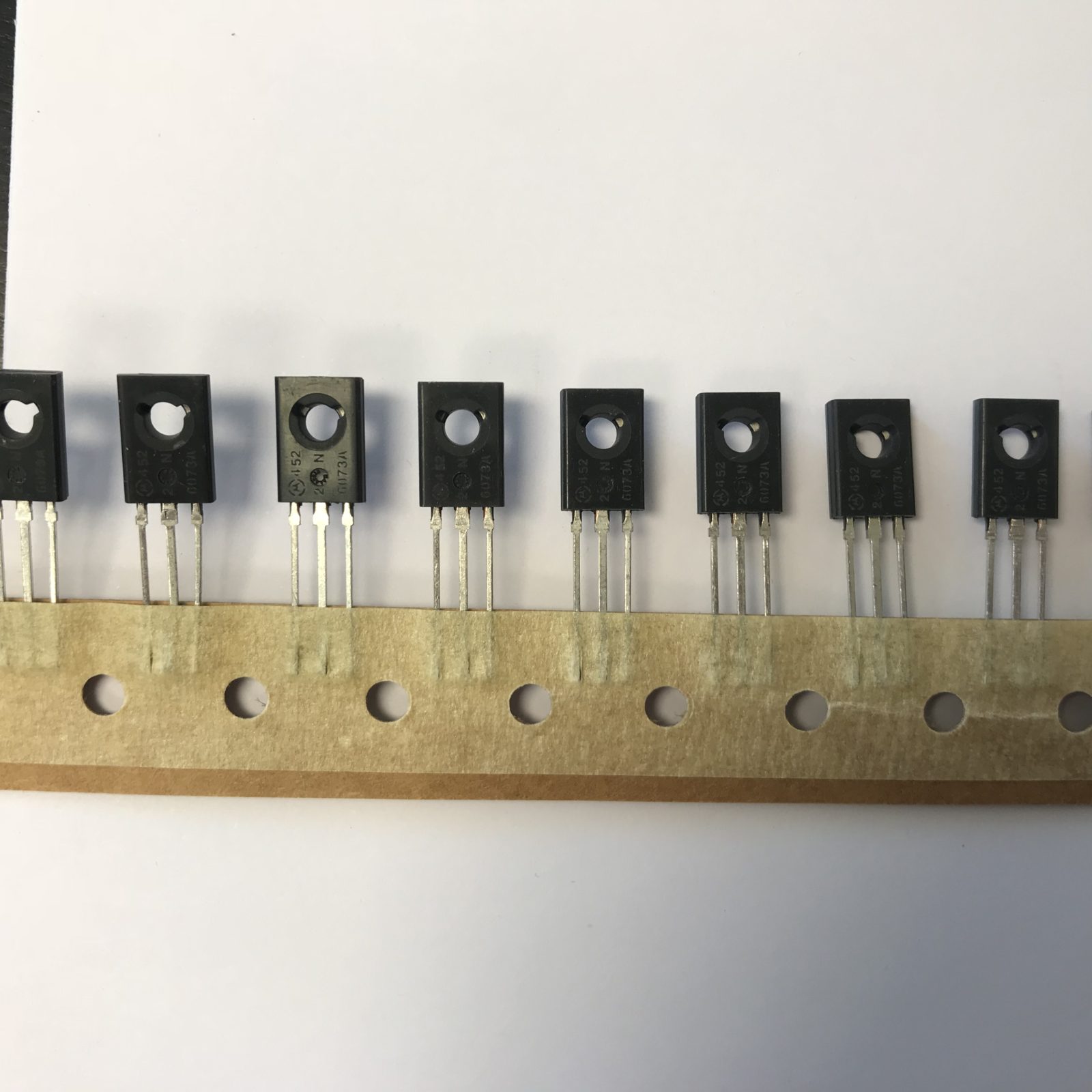 5pcs New 2N5415 PNP Transistors TO-39