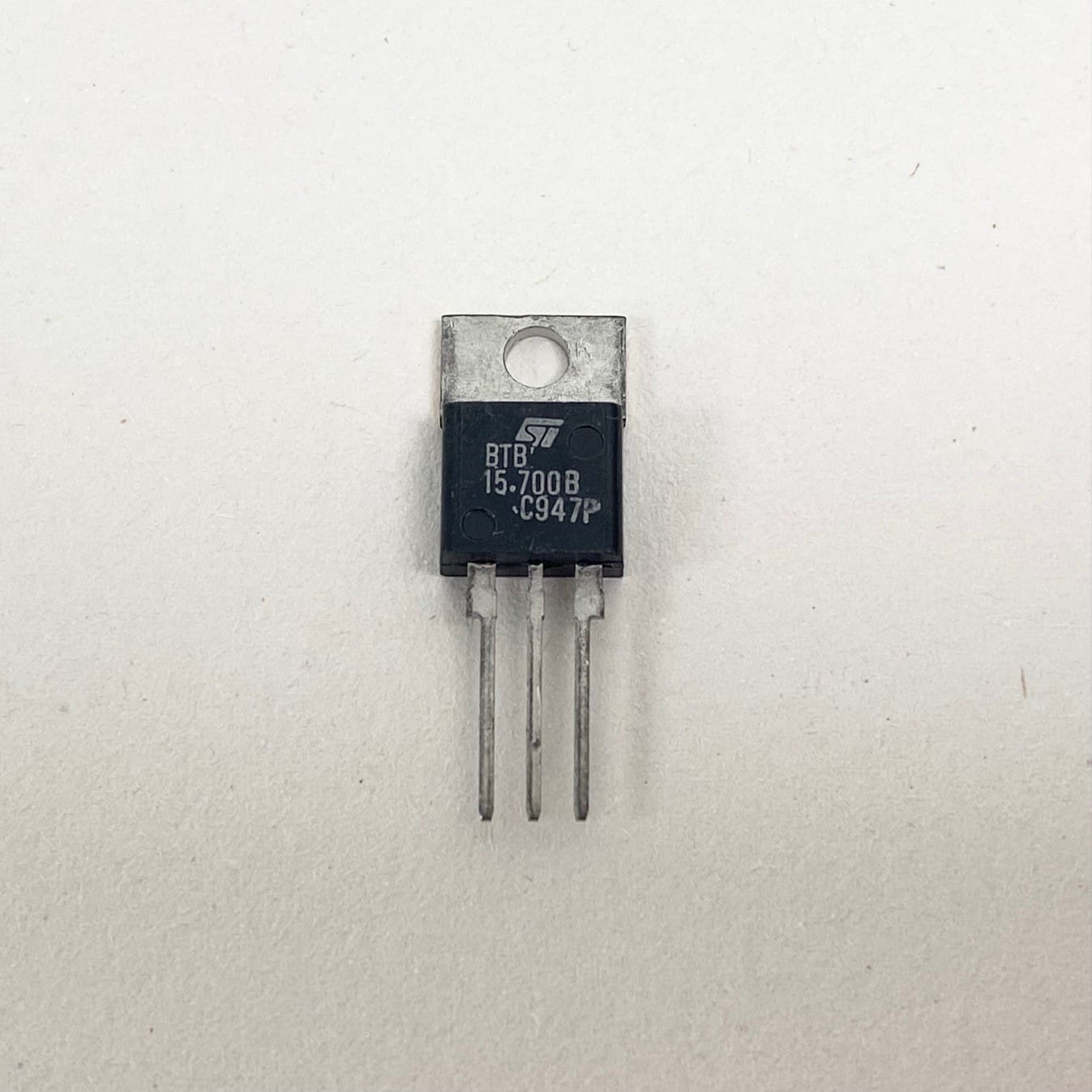 BTB15-700B STM TRIAC NOS x1PC - Langrex